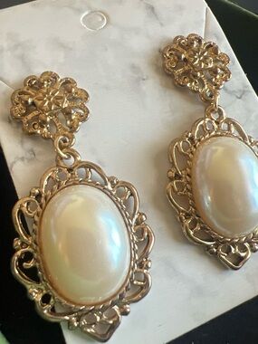 Vintage Gold Tone Faux Pearl Cabochon Drop Earrings